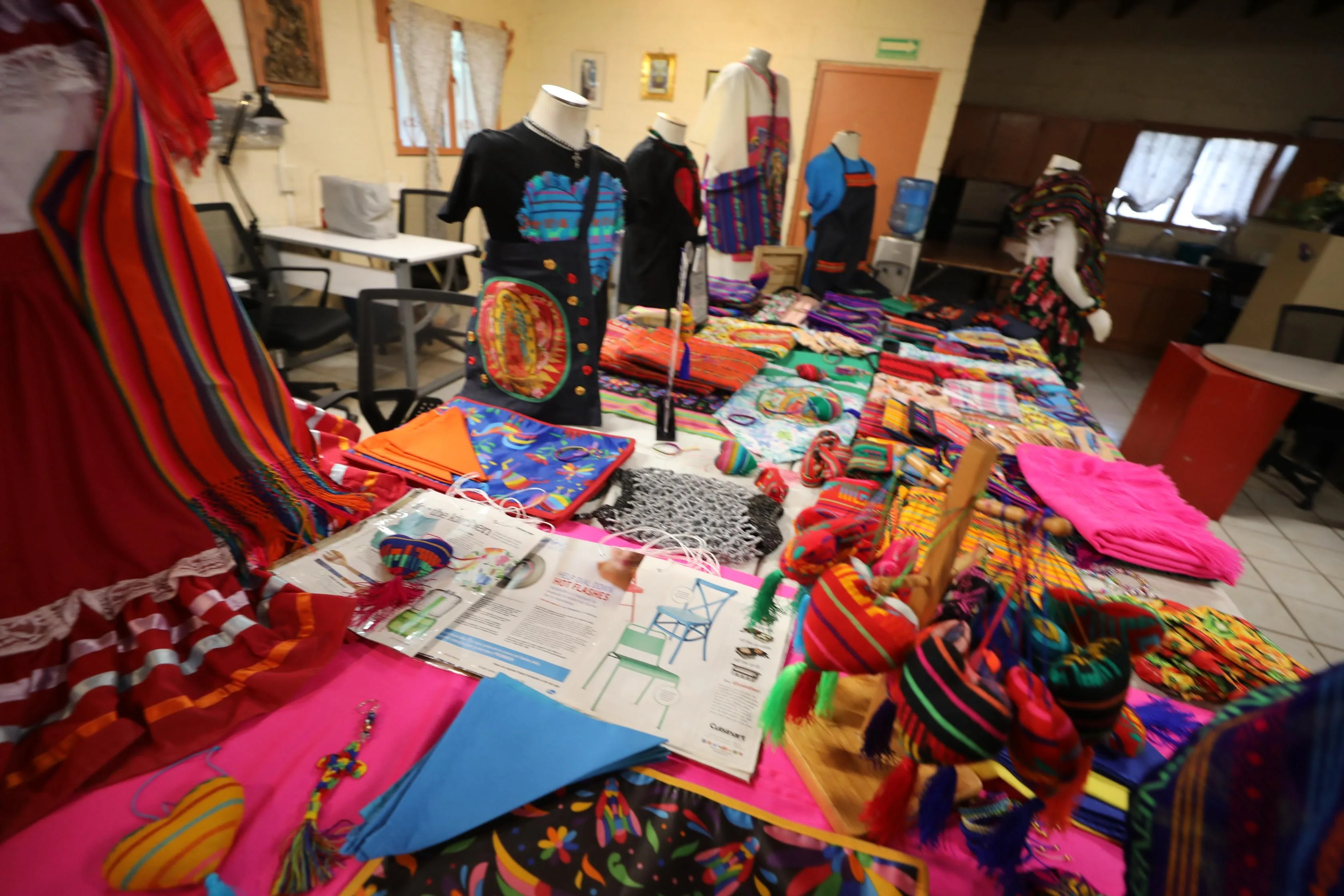 Alcalde de Juárez entrega apoyos a proyectos ganadores del Presupuesto Participativo 2025 - imagen 2