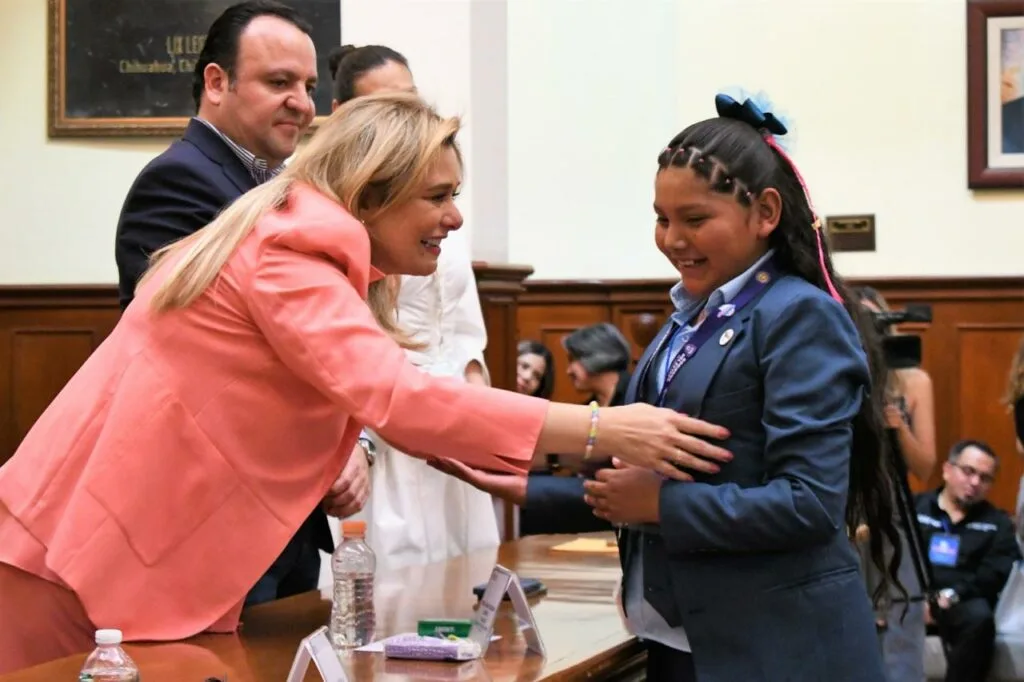 Niña tarahumara de 12 años asume por un día como Fiscal General de Chihuahua - imagen 5