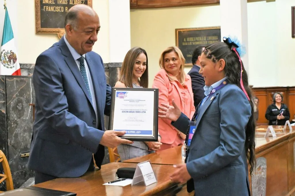 Niña tarahumara de 12 años asume por un día como Fiscal General de Chihuahua - imagen 3