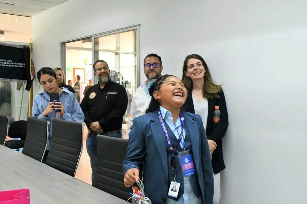 Niña tarahumara de 12 años asume por un día como Fiscal General de Chihuahua - imagen 8