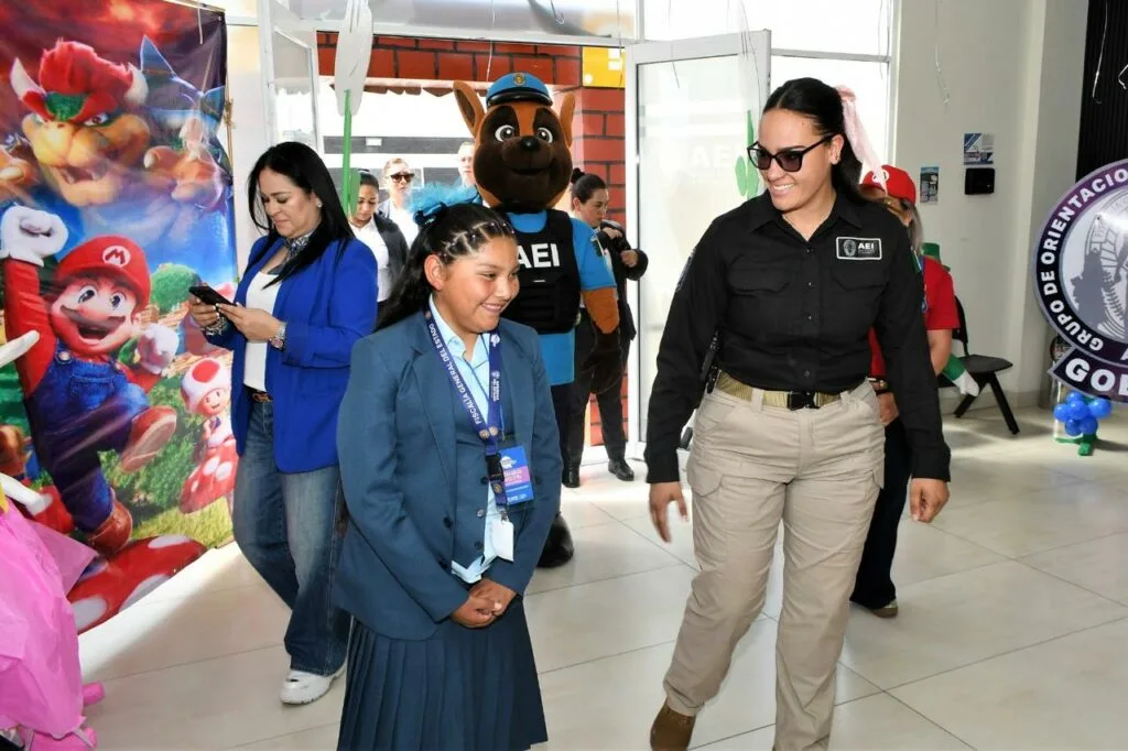 Niña tarahumara de 12 años asume por un día como Fiscal General de Chihuahua - imagen 17