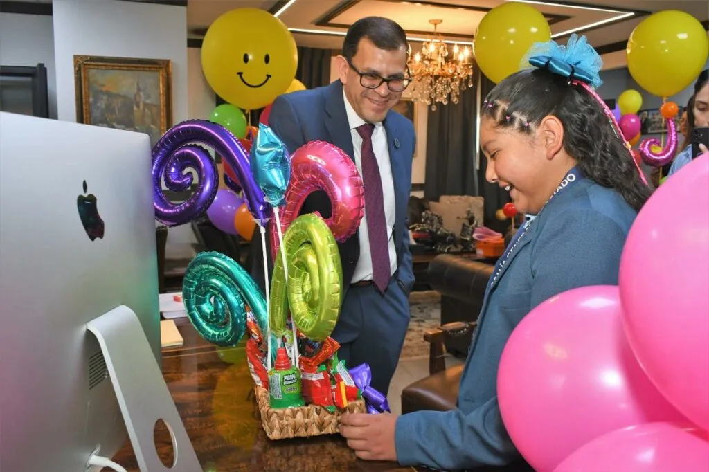 Niña tarahumara de 12 años asume por un día como Fiscal General de Chihuahua - imagen 21