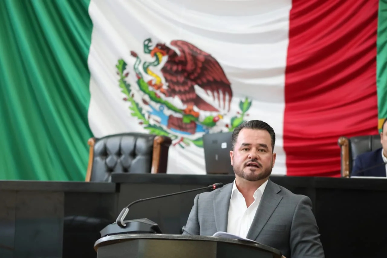 Diputado de Morena propone regularizar predios de escuelas públicas en Chihuahua