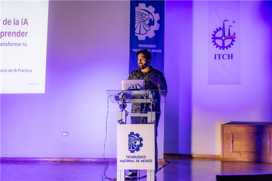 Más de 250 emprendedores aprenden IA en conferencia gratuita en Chihuahua - imagen 2