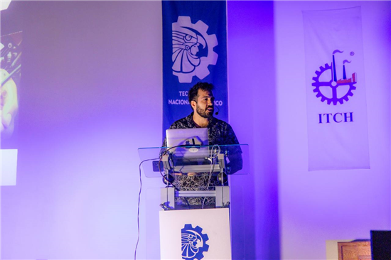 Más de 250 emprendedores aprenden IA en conferencia gratuita en Chihuahua - imagen 1