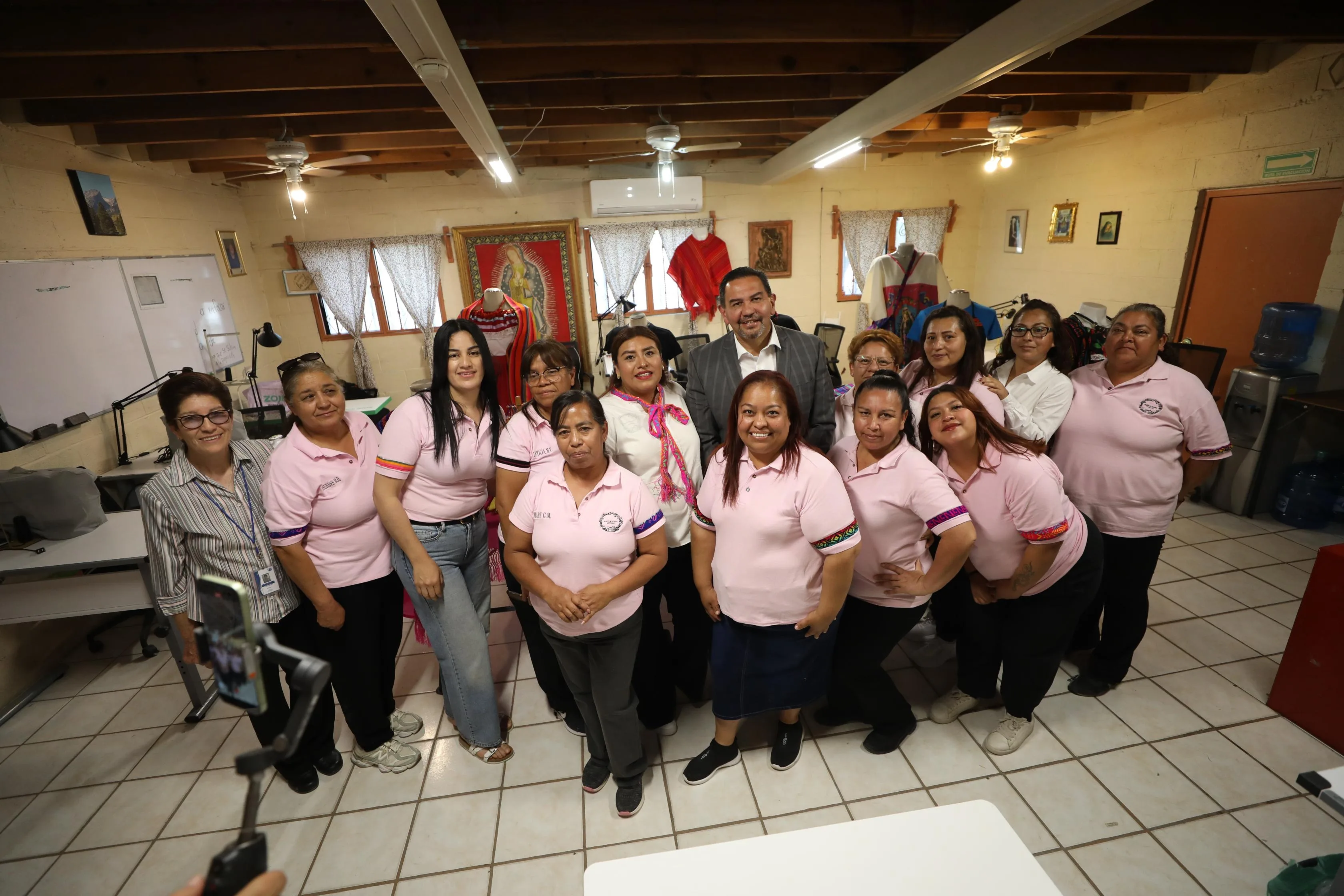 Alcalde de Juárez entrega apoyos a proyectos del Presupuesto Participativo 2025 - imagen 3