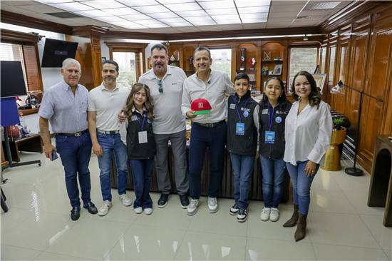 Benjamín Gil visita al alcalde de Chihuahua y habla con el Cabildo Infantil