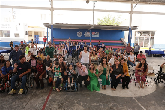 Municipio de Chihuahua entrega 25 sillas de ruedas y apoyos funcionales a personas con discapacidad