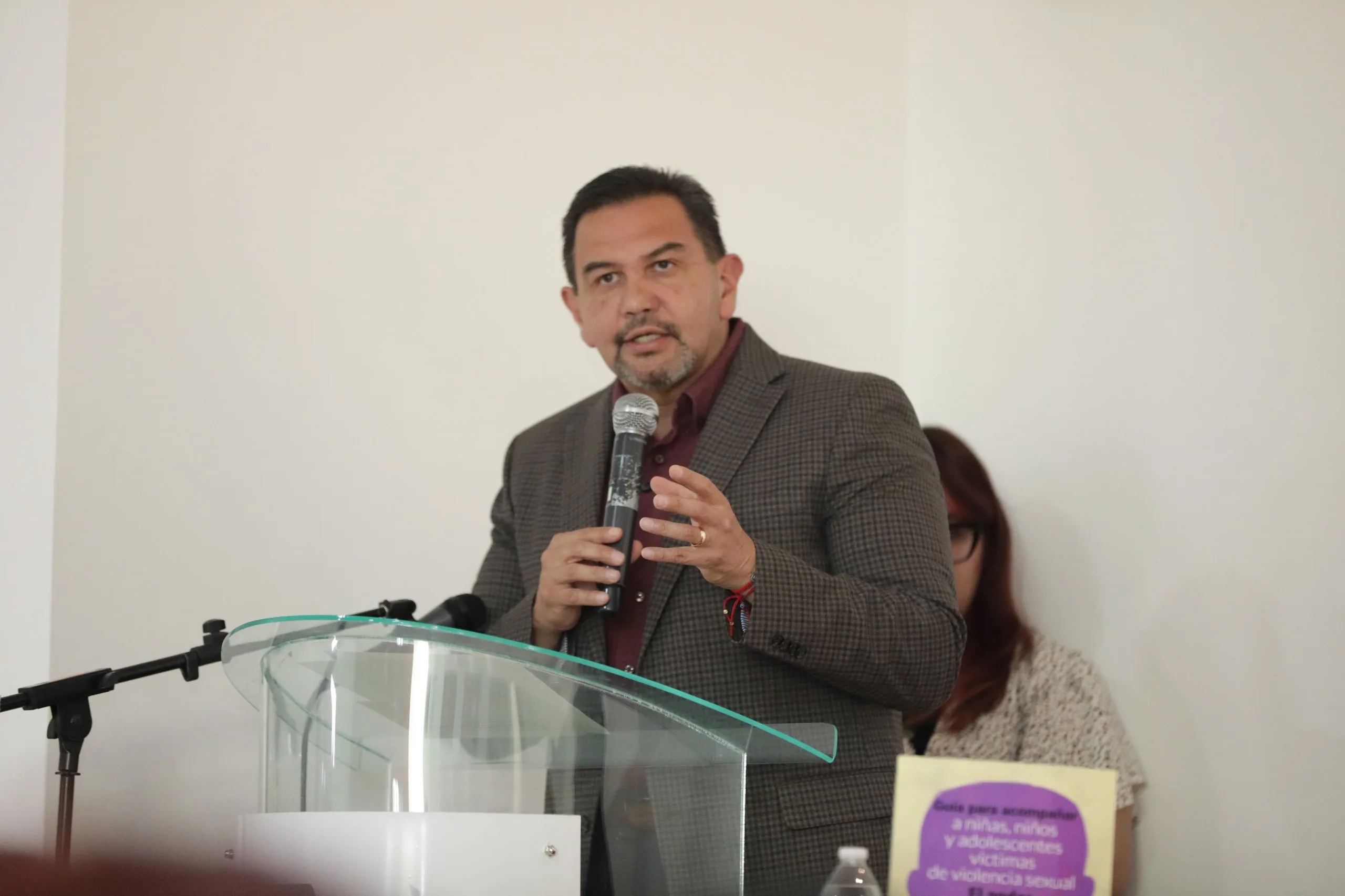 Presentan en Ciudad Juárez guía especializada para acompañar a menores víctimas de violencia sexual