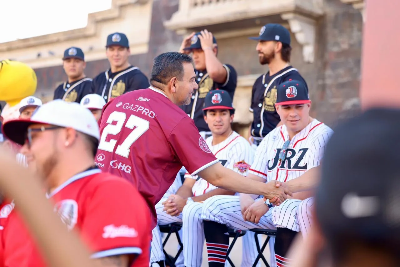 Pérez Cuéllar respalda a los Indios de Juárez en su búsqueda del bicampeonato estatal de beisbol 2026 - imagen 6