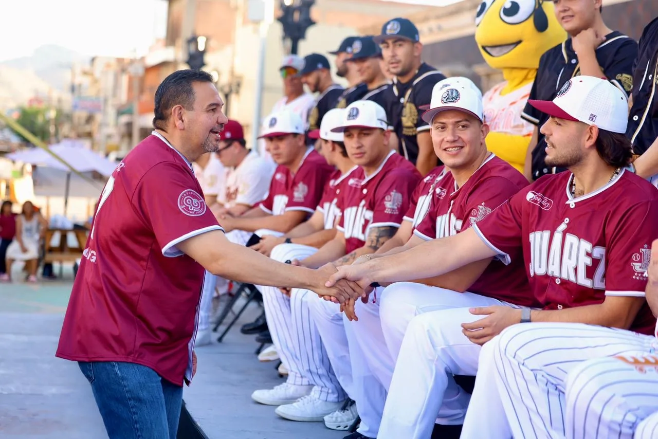 Pérez Cuéllar respalda a los Indios de Juárez en su búsqueda del bicampeonato estatal de beisbol 2026 - imagen 7