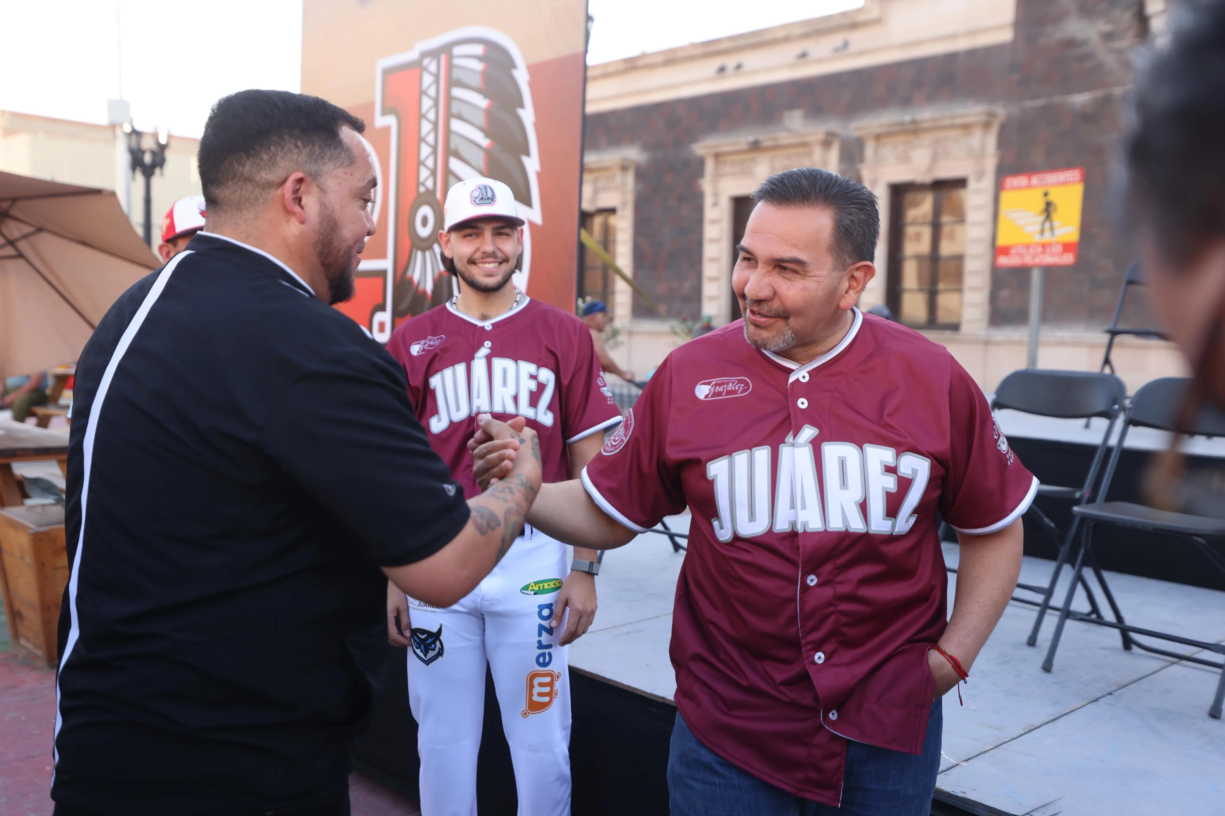 Pérez Cuéllar respalda a los Indios de Juárez en su búsqueda del bicampeonato estatal de beisbol 2026 - imagen 13