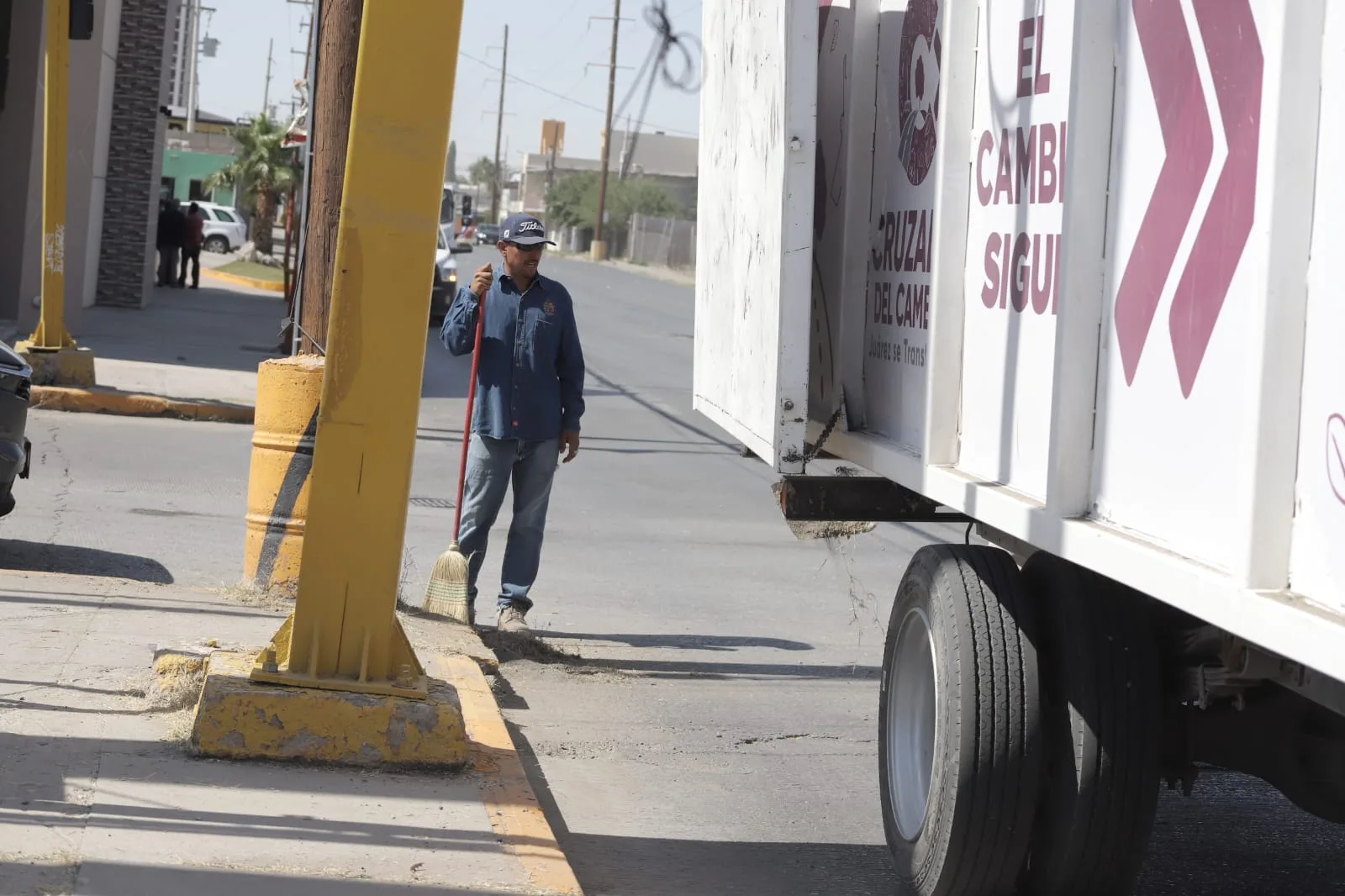 Cuadrillas de Limpia intensifican trabajos en avenida Plutarco Elías Calles dentro de la Cruzada del Cambio - imagen 8