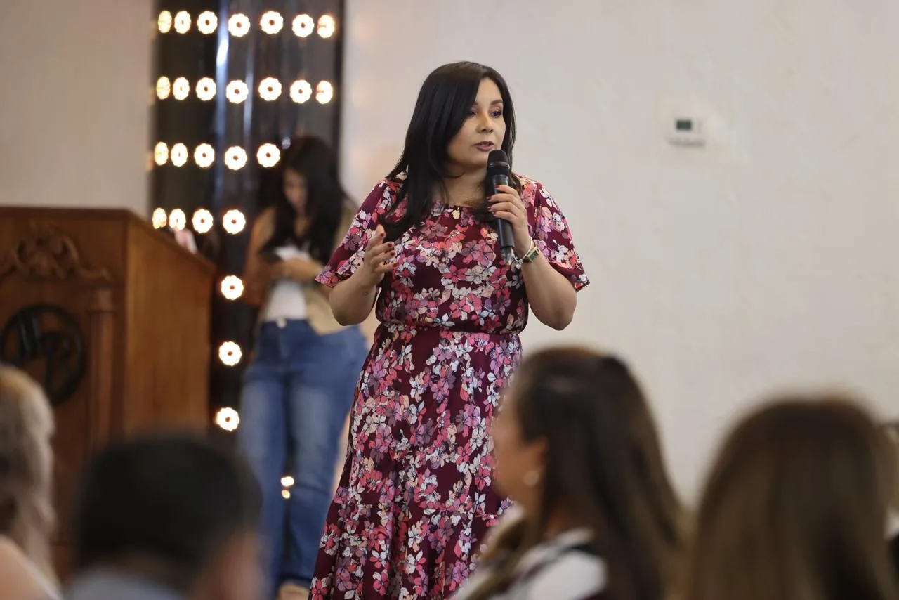 Alcalde y DIF de Juárez festejan el Día de las Madres con coordinadoras de los 96 Consejos de Adultos Mayores - imagen 13