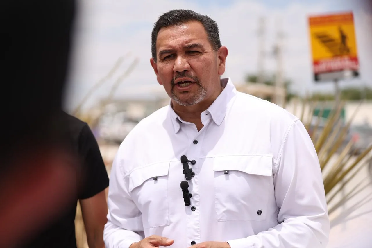 Alcalde de Juárez recorre Conalep 323 e informa sobre obras de casi 10 millones de pesos en infraestructura urbana y educativa - imagen 2