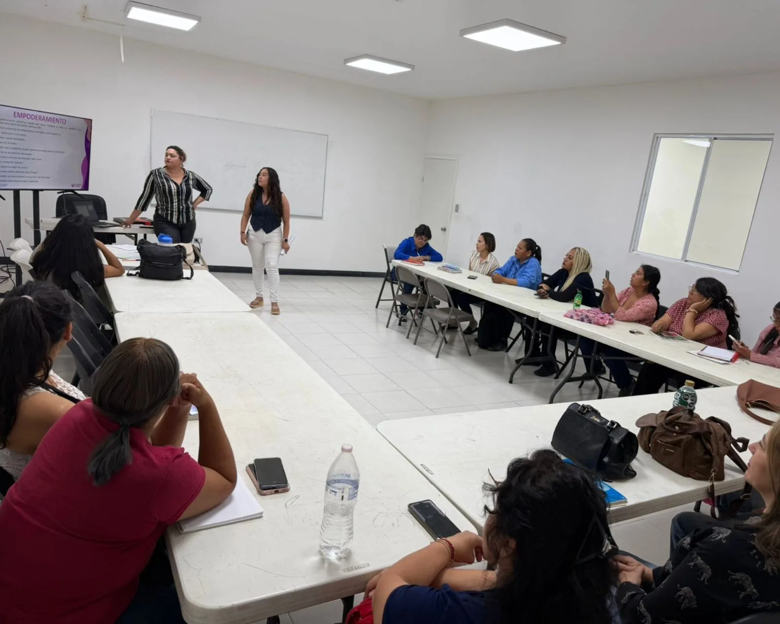 18 mujeres del CEJUM Chihuahua concluyen taller de mecánica automotriz de emergencia - imagen 2