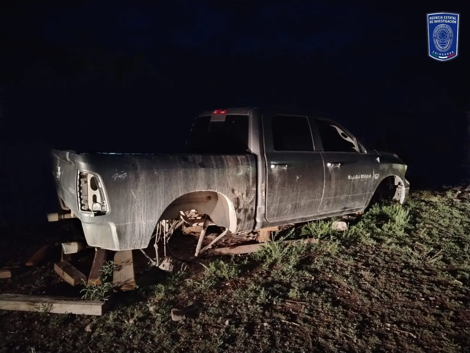Hallan en Chihuahua una pick up Dodge RAM robada hace más de un año, semi desmantelada y sin placas