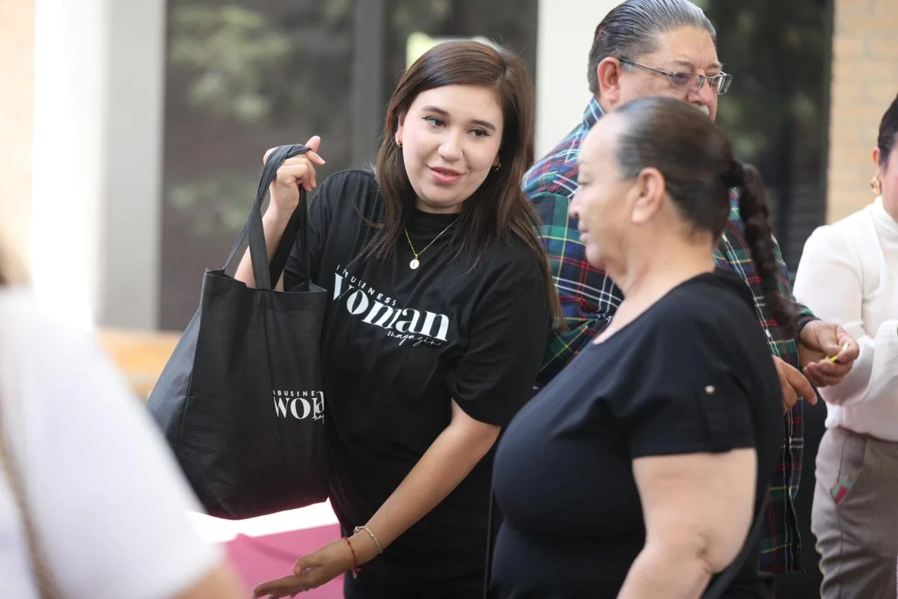 In Business Woman Magazine entrega despensas a familias del Centro Comunitario Zaragoza en Ciudad Juárez - imagen 2