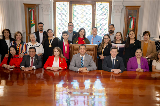 Chihuahua premia a cuatro maestras destacadas con el galardón municipal María Esther Orozco Orozco