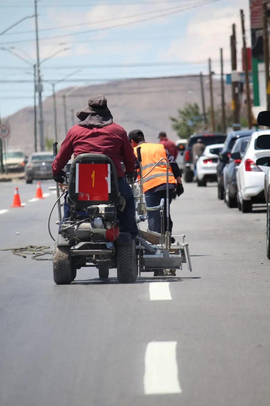 Pintura y señalización vial avanzan en avenidas clave de Ciudad Juárez - imagen 5