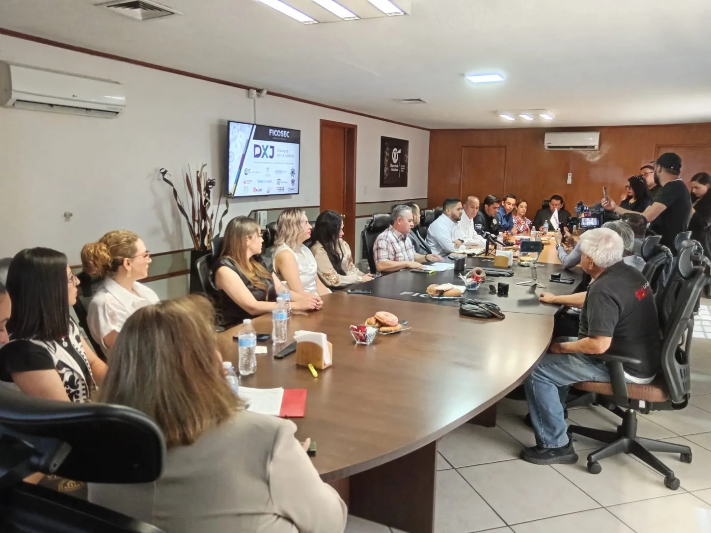 FICOSEC reconoce a fiscalías y centros de justicia de Parral por resultados en programa contra la impunidad