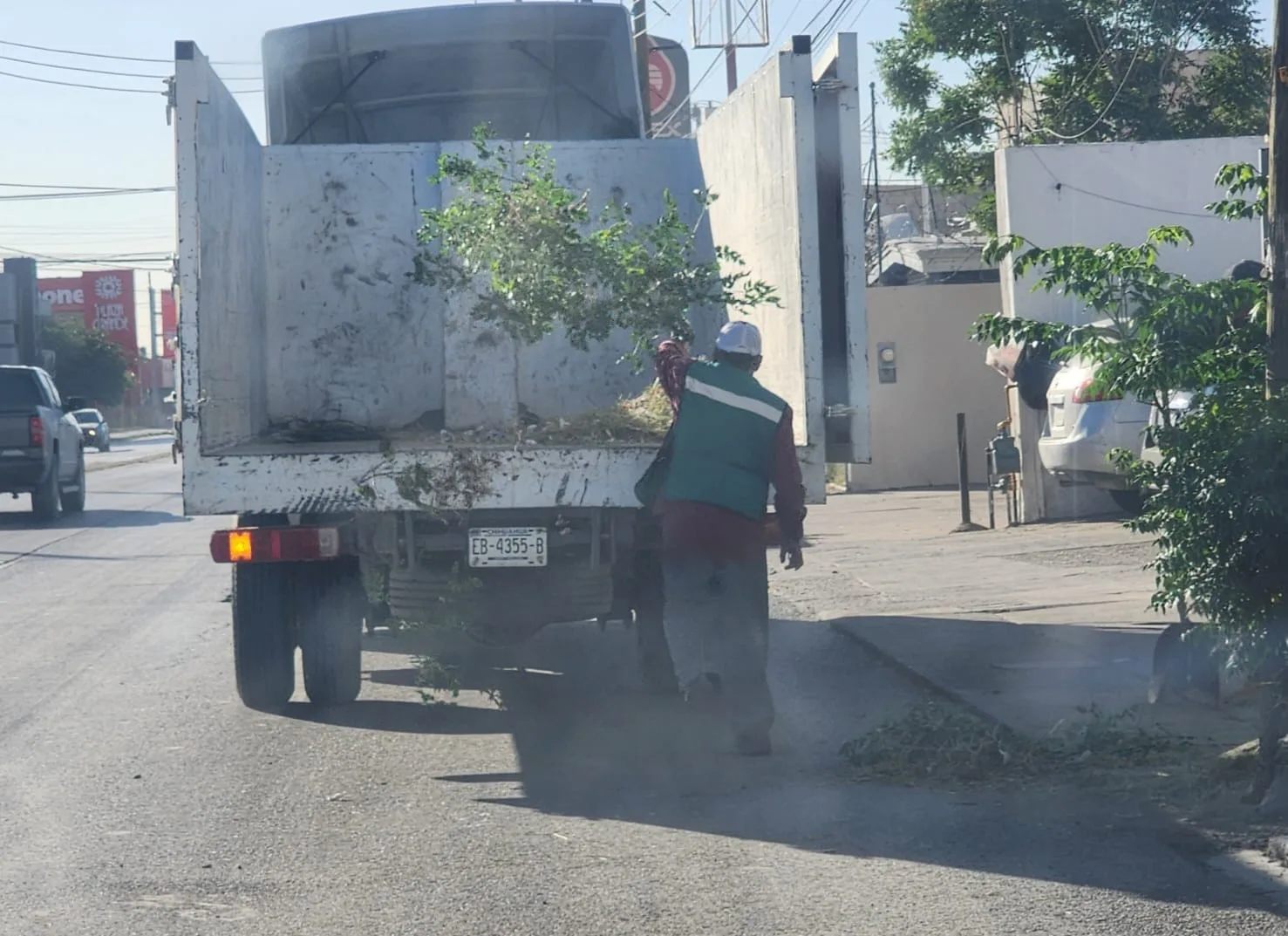 Cruzada del Cambio: cuadrillas municipales y empresas privadas trabajan en 48 avenidas de Ciudad Juárez - imagen 1