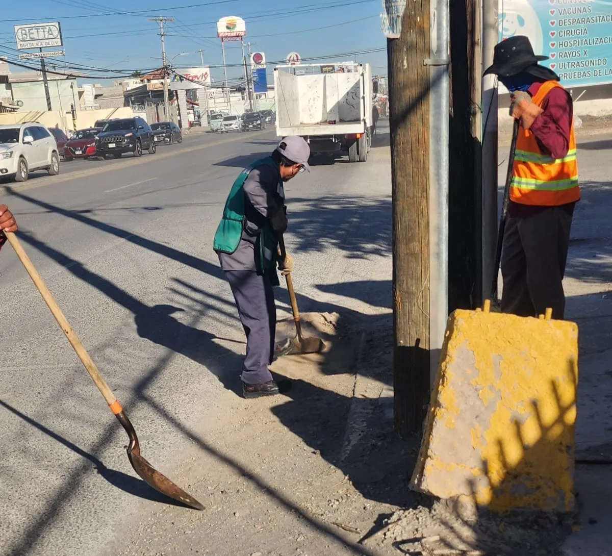 Cruzada del Cambio: cuadrillas municipales y empresas privadas trabajan en 48 avenidas de Ciudad Juárez - imagen 2