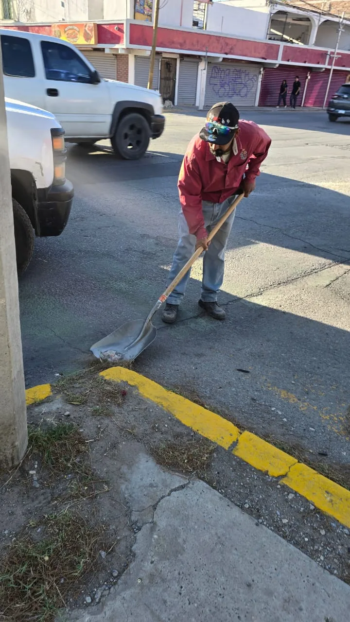 Cruzada del Cambio: cuadrillas municipales y empresas privadas trabajan en 48 avenidas de Ciudad Juárez - imagen 4