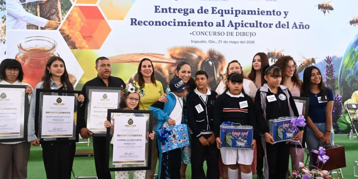 Irapuato conmemora el Día Mundial de las Abejas con premiaciones, equipamiento apícola y jardines polinizadores