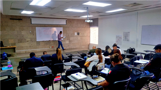 35 policías de Chihuahua cursan licenciaturas en seguridad en la segunda generación del ISSCUU