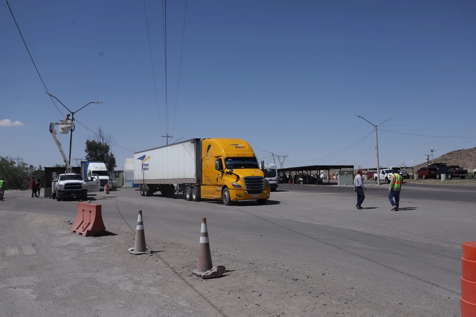 Instalan 12 luminarias LED en punto de revisión militar PRECOS de Ciudad Juárez - imagen 9