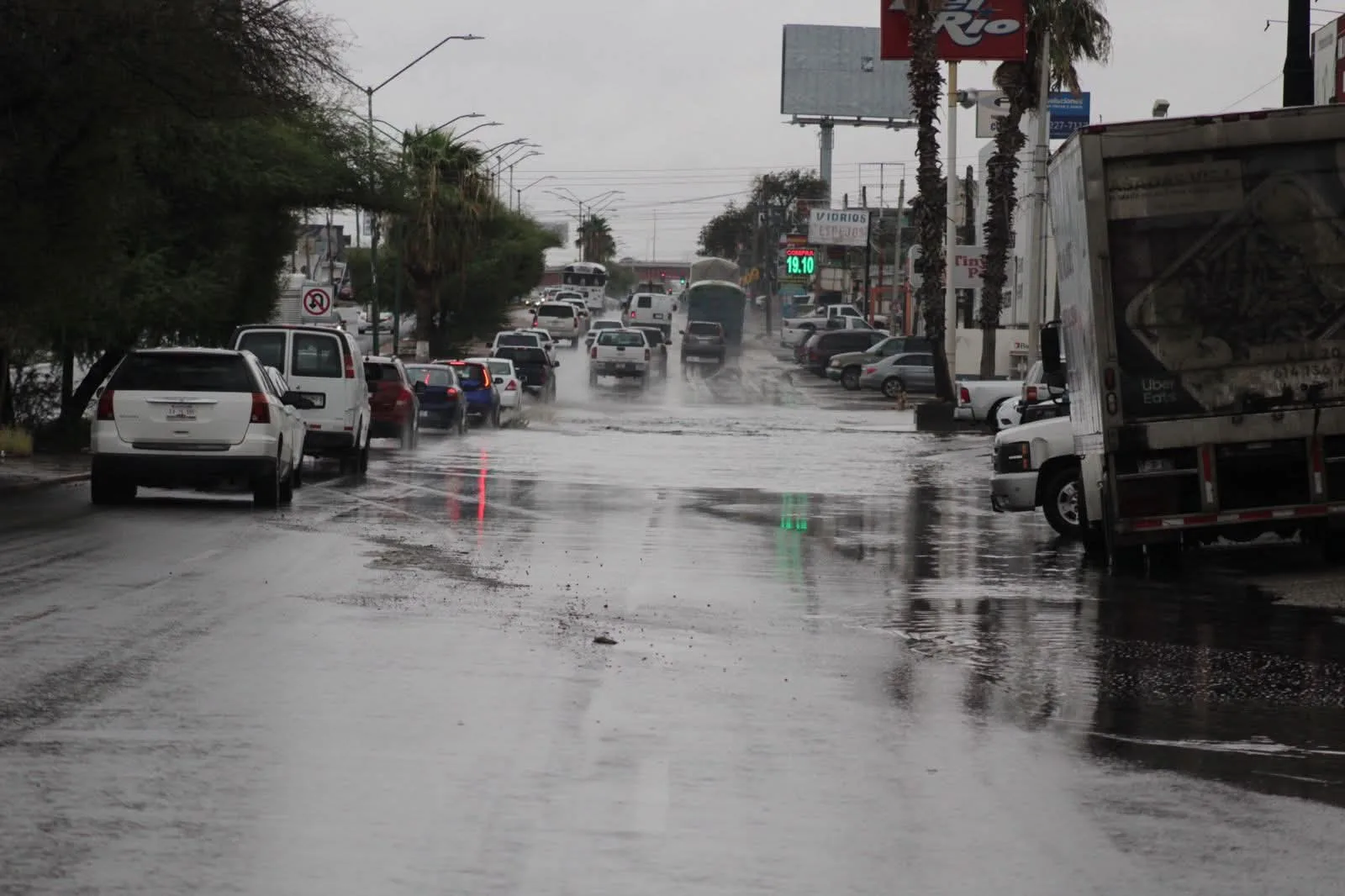 Seguridad Vial emite recomendaciones para conductores y peatones ante lluvias en la ciudad