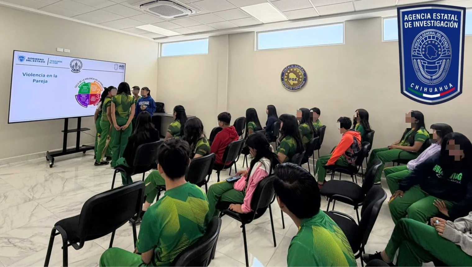 Estudiantes de secundaria visitan la Fiscalía de Nuevo Casas Grandes en el Día Naranja - imagen 3