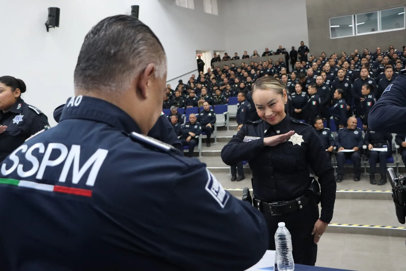 Reconocen a 60 policías de Ciudad Juárez por acciones destacadas y a cuatro por 20 años de servicio