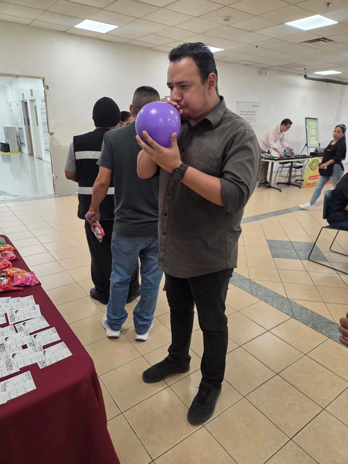 Salud Municipal impulsa campaña contra el tabaquismo en trabajadores de maquiladora Adient en Ciudad Juárez