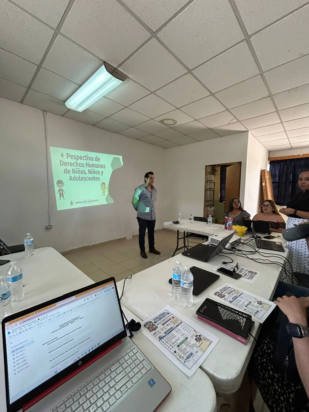 Capacitan a personal de escuela primaria en derechos humanos y protección infantil en Juárez - imagen 2