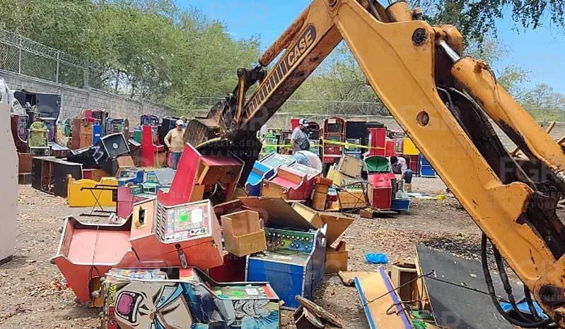 FGR de Colima incinera narcóticos y destruye máquinas tragamonedas en operativo conjunto - imagen 6